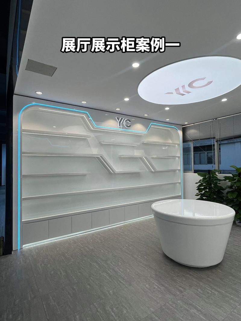 我们是生产厂家,可以定制各种各样的产品展示柜,烤漆展示柜展台,科技
